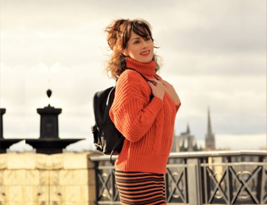 Nelly Berthele en pull Orange